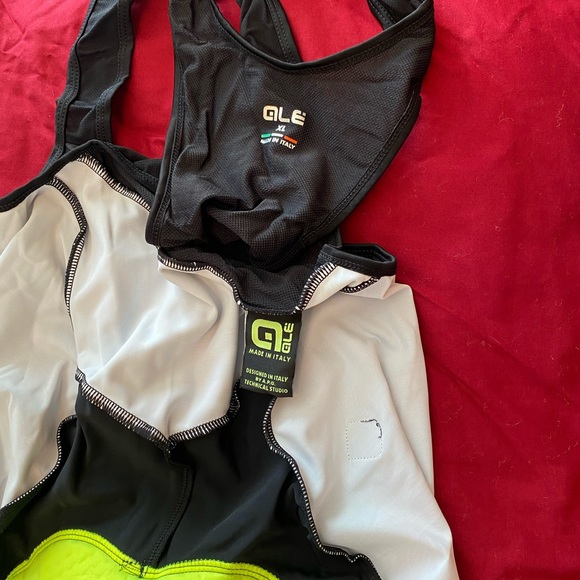 Cycling Kit - Picture 9 of 10